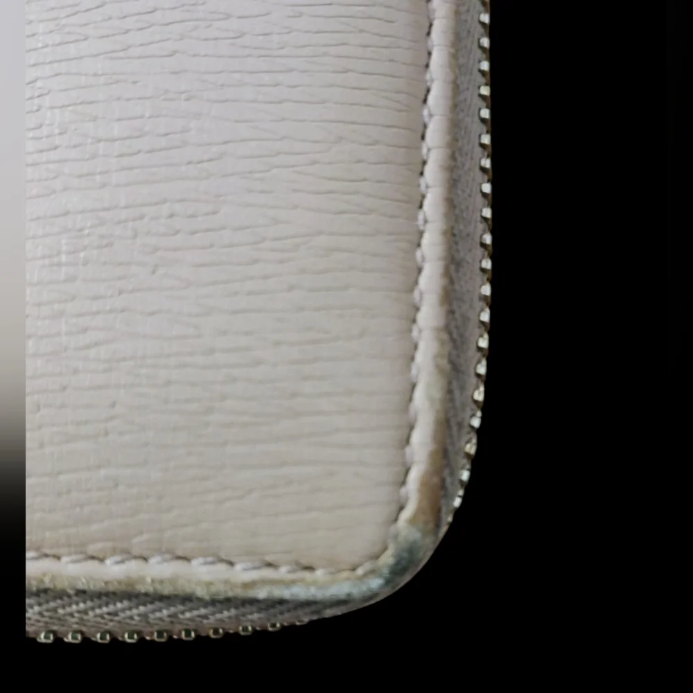 Gucci Beige Leather Zip Around Wallet